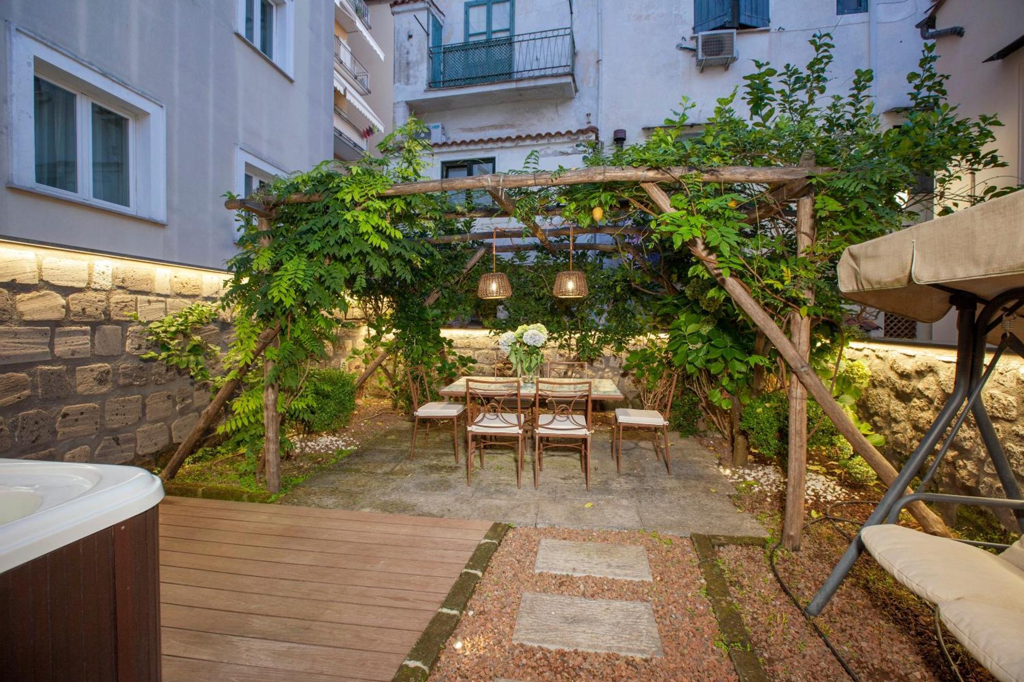 Amore Rentals - Appartamento Terrazza Tasso Sorrento Eksteriør bilde